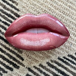 Huda Beauty Pink Lip Tin